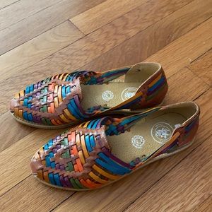 Brand new never worn huaraches size 5.5